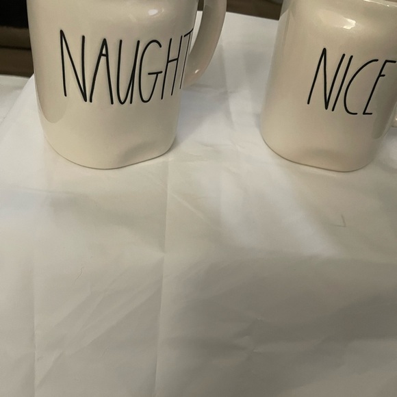 Pair of Ray Dunn mugs- one reads naughty, other reads nice - Picture 2 of 4
